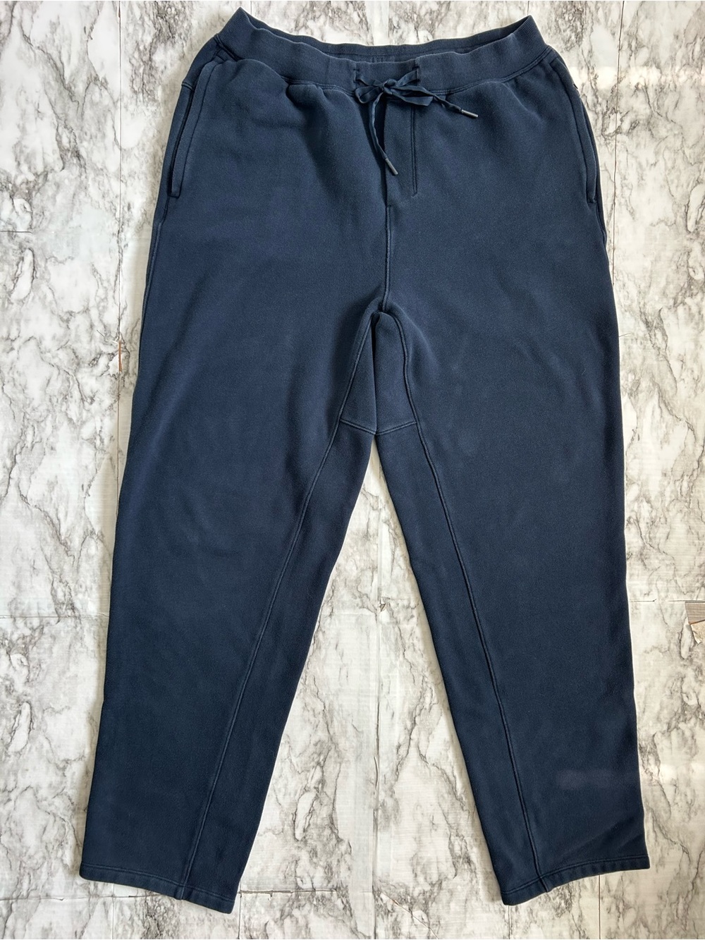 Lululemon | men’s size large navy blue sweatpants